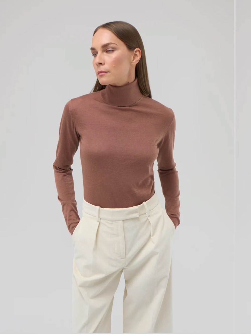 Renggli CASHMERE SILK FITTED TURTLENECK - color is Amber